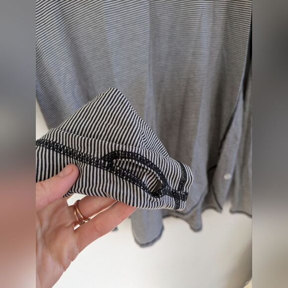 Lululemon Yogini 5 Year Long Sleeve Tee Tonka Stripe Black White Est. Size 10 - Picture 2 of 11